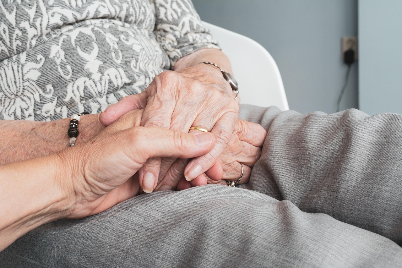 hands, old, old age, senior citizens, vulnerable, concern, old person, elderly, retirement, self-reliance, loneliness, woman, happy mothers day, grandmother, seniors, lived, help out, support, together, friendship, mom, mum